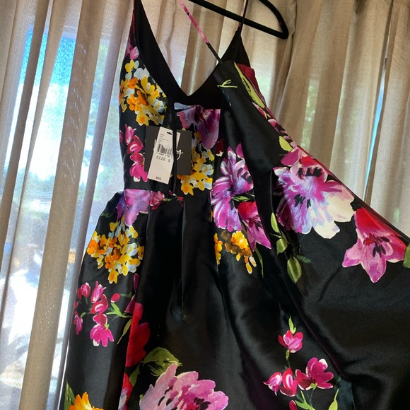 Short Formal Floral Dress - Picture 6 of 9